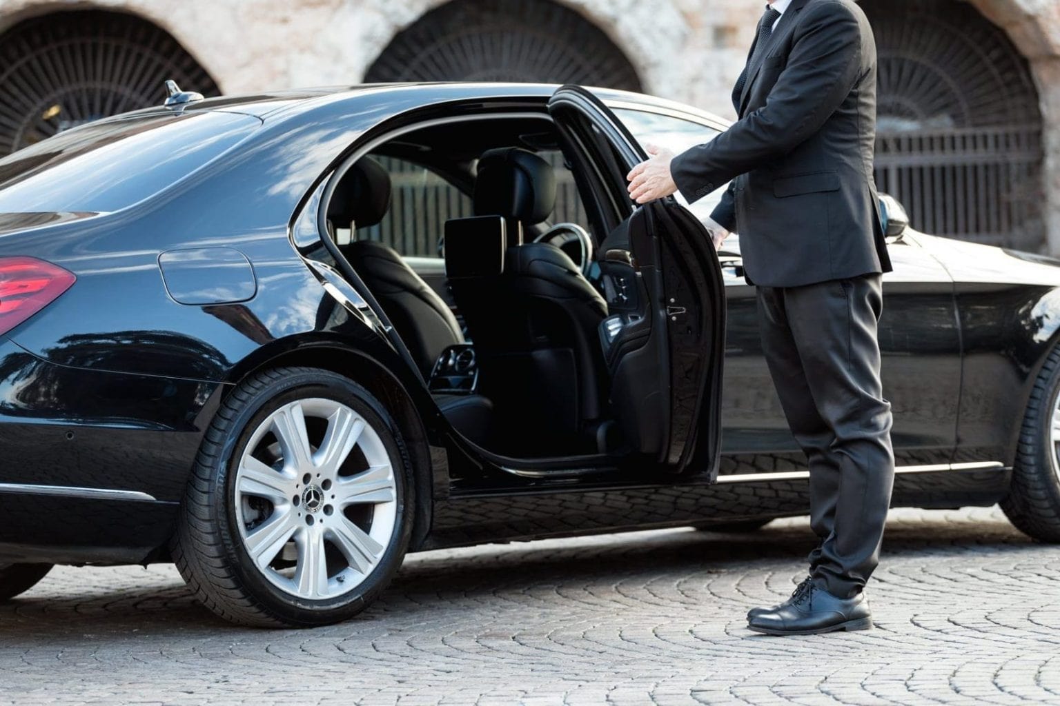 Luxury car hire with chauffeur near me
